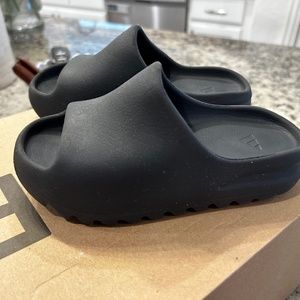 Yeezy kids slides